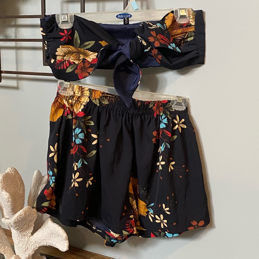 Navy floral short/top set